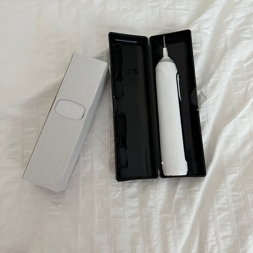 Brand New Oral B Braun Electric Toothbrush